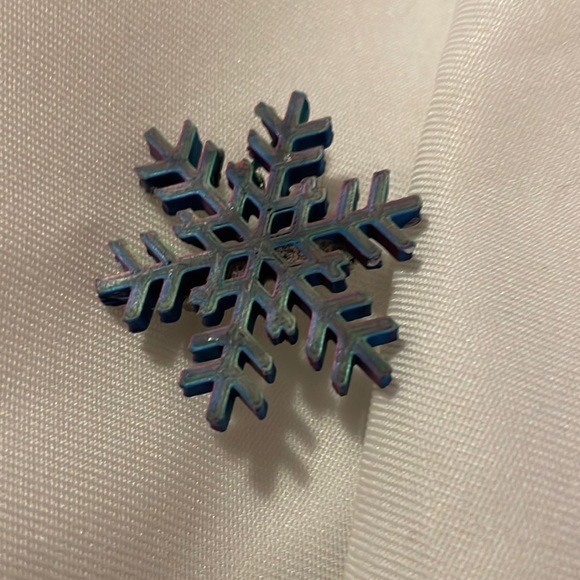 3/15 Handmade 3D Printed Snowflake Brooch Handmade Jewelry Seasonal Brooch - Picture 1 of 2